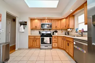 27 Caro Dr, West Milford, NJ 07438 - Photo 3