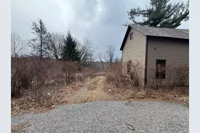 197 E Mill Rd, Washington Township, NJ 07853 - Photo 19