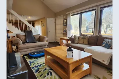 64 Sycamore Ct, Bernards Township, NJ 07920 - Photo 3