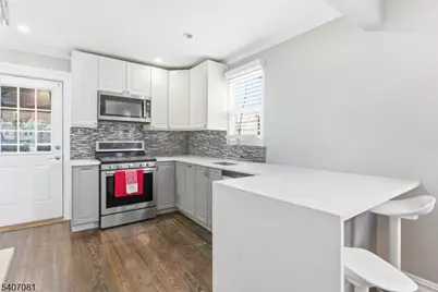 32 Elmwood Ter, Irvington, NJ 07111 - Photo 7