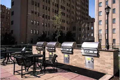 4 Beacon Way 1703, Jersey City, NJ 07304 - Photo 5