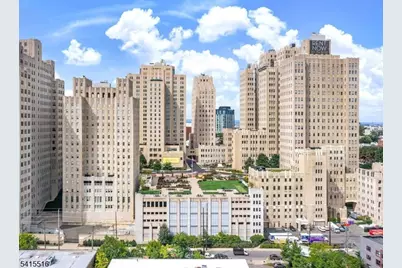 4 Beacon Way 1703, Jersey City, NJ 07304 - Photo 3