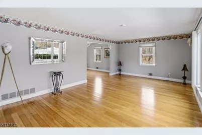 34 Sand Hill Rd, Morristown, NJ 07960 - Photo 3