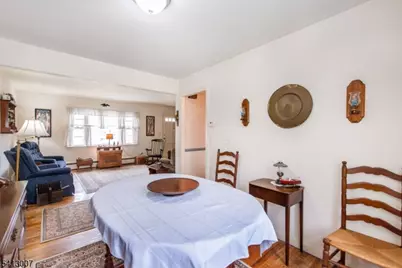 33 Laurel Place, West Caldwell, NJ 07006 - Photo 9