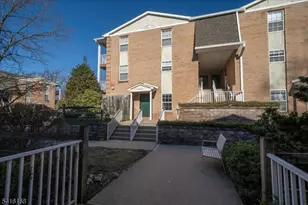 231 Vista Dr, Hanover Township, NJ 07927 - Photo 1