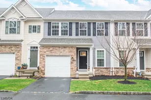 18 Trailwood Dr, Mount Arlington, NJ 07856 - Photo 3