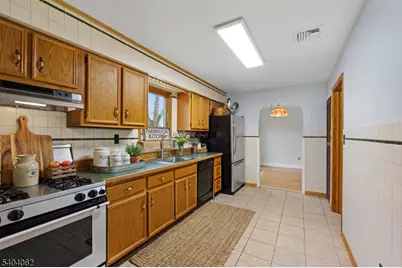 242 Powderhorn Drive, Lopatcong Township, NJ 08865 - Photo 9