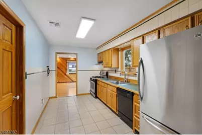 242 Powderhorn Drive, Lopatcong Township, NJ 08865 - Photo 11