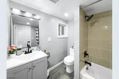 208 Fayette Ave, Wayne, NJ 07470 - Photo 17