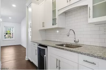 44 Manor Rd, Livingston, NJ 07039 - Photo 9