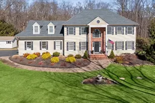 7 Robin Ct, Chester, NJ 07930 - Photo 1