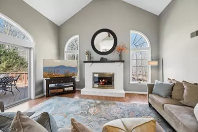 7 Robin Ct, Chester, NJ 07930 - Photo 17