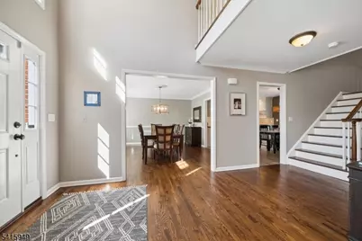 7 Robin Ct, Chester, NJ 07930 - Photo 5