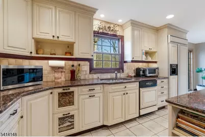 2 Forest View Dr, Chester, NJ 07930 - Photo 11