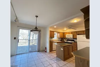 11 Adelphi Trl, Hopatcong, NJ 07843 - Photo 3