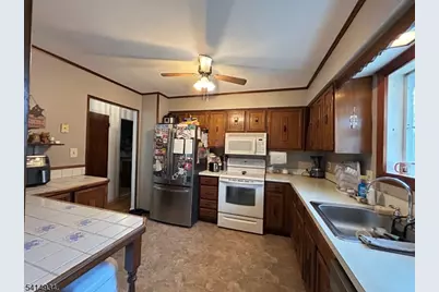 110 Metro Trl, Hopatcong, NJ 07843 - Photo 7