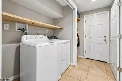 36 Williamsburg Dr, Roseland, NJ 07068 - Photo 23