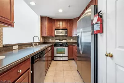 408 Donato Cir, Scotch Plains Township, NJ 07076 - Photo 5