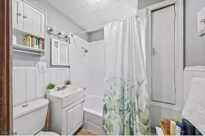 139 Madeline Ave, Clifton, NJ 07011 - Photo 11