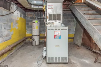 35 Beechwood Dr, Wayne, NJ 07470 - Photo 31