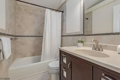 60 E Sherbrooke Pkwy, Livingston, NJ 07039 - Photo 17