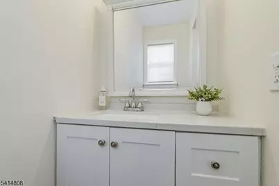 60 E Sherbrooke Pkwy, Livingston, NJ 07039 - Photo 11