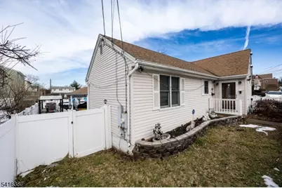 52 Mount Pleasant Ave, Woodland Park, NJ 07424 - Photo 3