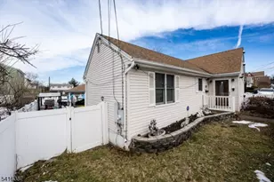 52 Mt Pleasant Ave, Woodland Park, NJ 07424 - Photo 3