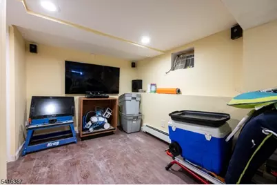 52 Mount Pleasant Ave, Woodland Park, NJ 07424 - Photo 17