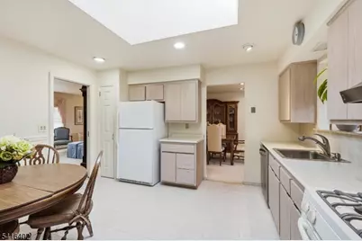 35 Darlington Dr, Wayne Twp., NJ 07470 - Photo 11