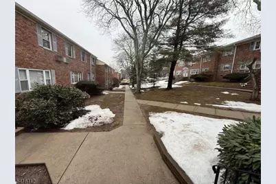 2 Wedgewood Dr Unit 4, Verona, NJ 07044 - Photo 9