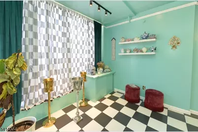 306 Queen Anne Rd, Teaneck Township, NJ 07666 - Photo 9