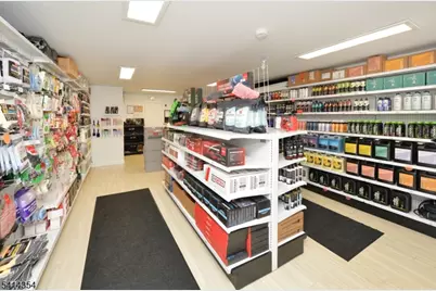 306 Queen Anne Rd, Teaneck Township, NJ 07666 - Photo 19