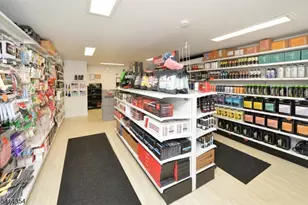 306 Queen Anne Rd, Teaneck Township, NJ 07666 - Photo 19