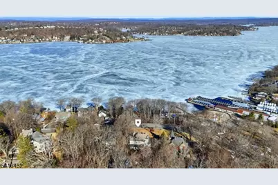 22 Sunset Ter, Mount Arlington, NJ 07856 - Photo 3