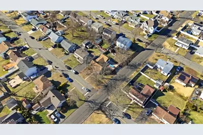 77 W Arthur Pl, Woodbridge Township, NJ 08830 - Photo 27