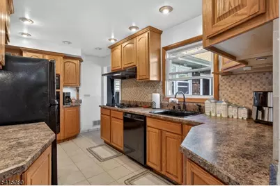 77 W Arthur Pl, Woodbridge Township, NJ 08830 - Photo 7