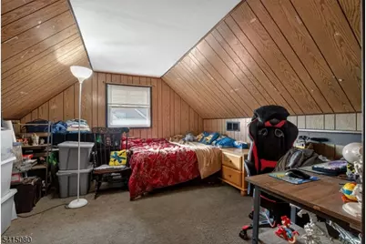 77 W Arthur Pl, Woodbridge Township, NJ 08830 - Photo 19