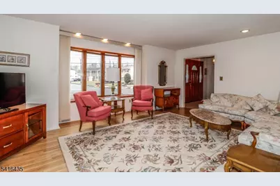 34 Timberlane Dr, Woodbridge Township, NJ 07067 - Photo 7