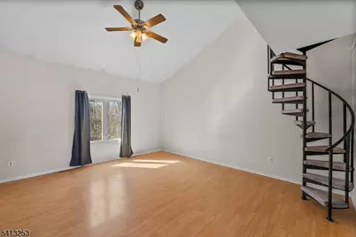 395 Mohegan Cir, Andover Township, NJ 07848 - Photo 15