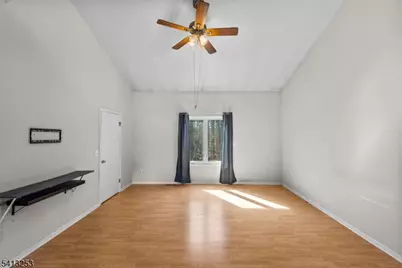 395 Mohegan Cir, Andover Township, NJ 07848 - Photo 13