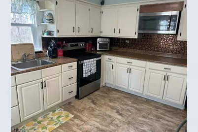 3 Crystal Springs Rd, Hardyston Township, NJ 07419 - Photo 5