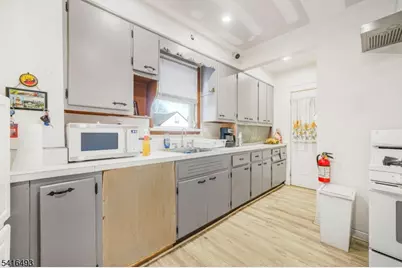 15 Donald Pl, Elizabeth, NJ 07208 - Photo 9