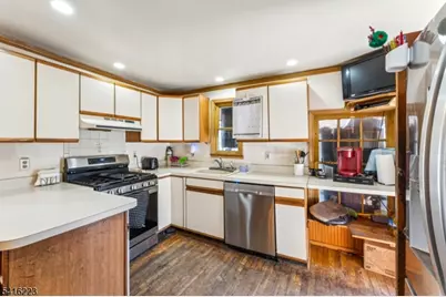 27 Oakland Ave, Bloomfield, NJ 07003 - Photo 15