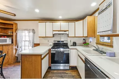 27 Oakland Ave, Bloomfield, NJ 07003 - Photo 17