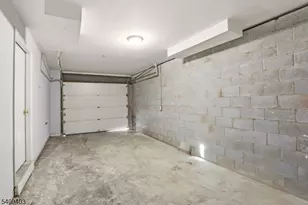 884 S 17th St, Newark, NJ 07108 - Photo 21