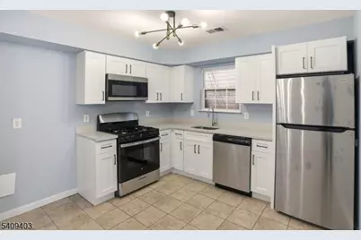 884 S 17th St, Newark, NJ 07108 - Photo 15