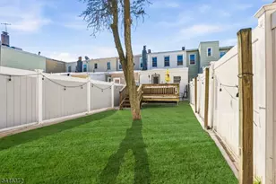 138 Broadway, Jersey City, NJ 07306 - Photo 27