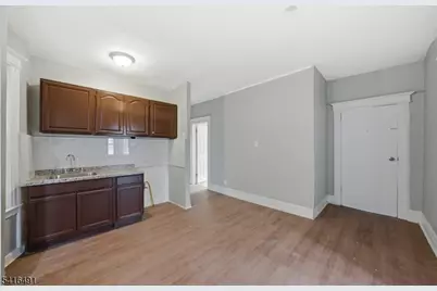 502 Stuyvesant Unit 2, Irvington, NJ 07111 - Photo 3