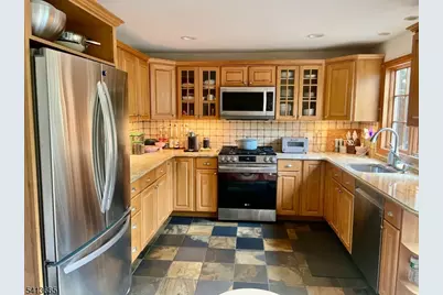 3 Elmwood Pl, Millburn, NJ 07078 - Photo 7